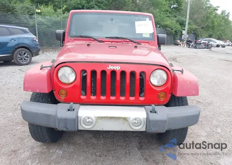 2010 Jeep Wrangler Sahara z USA, uszkodzony, nr VIN 1J4GA5D16AL178551